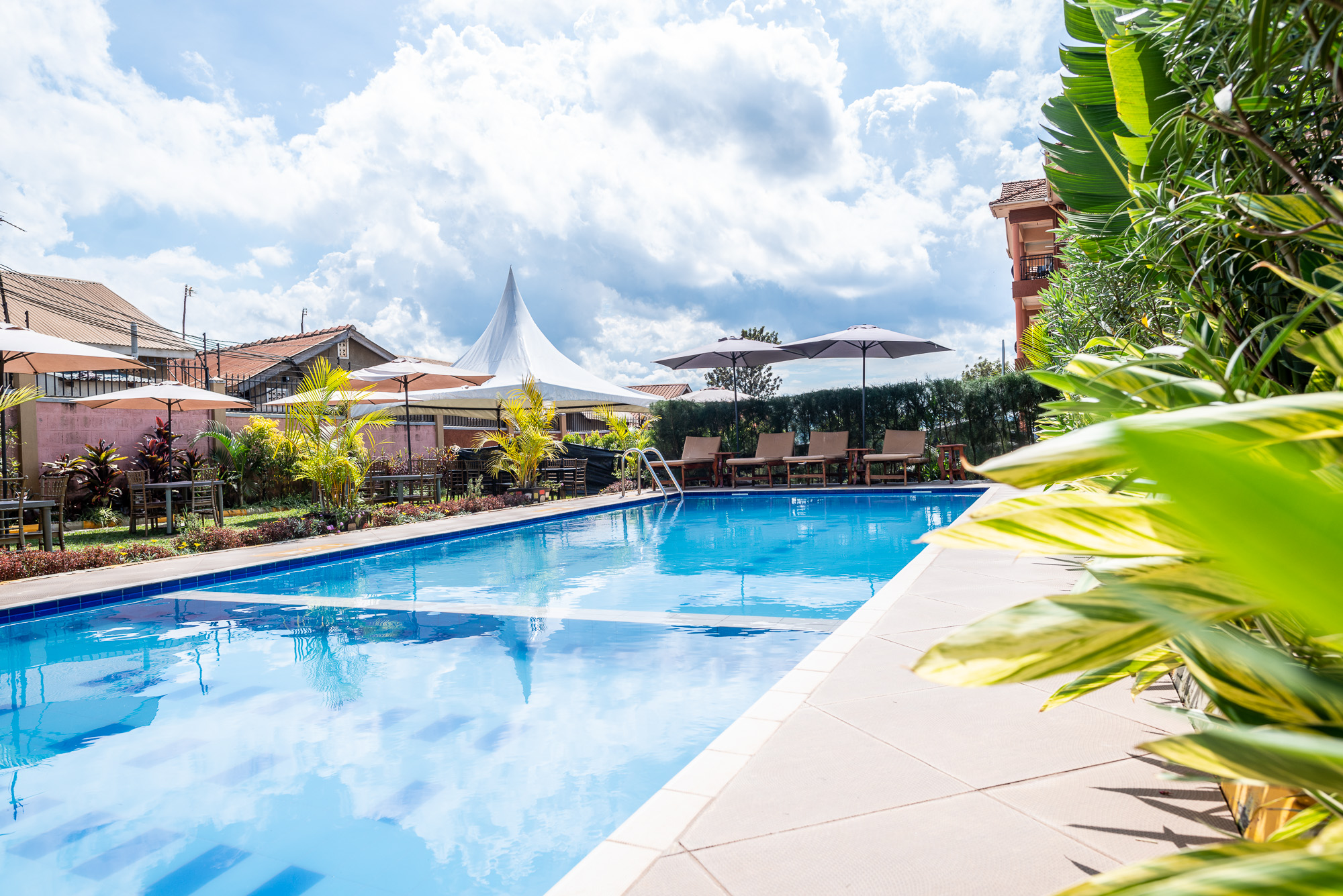 Pool Lounge